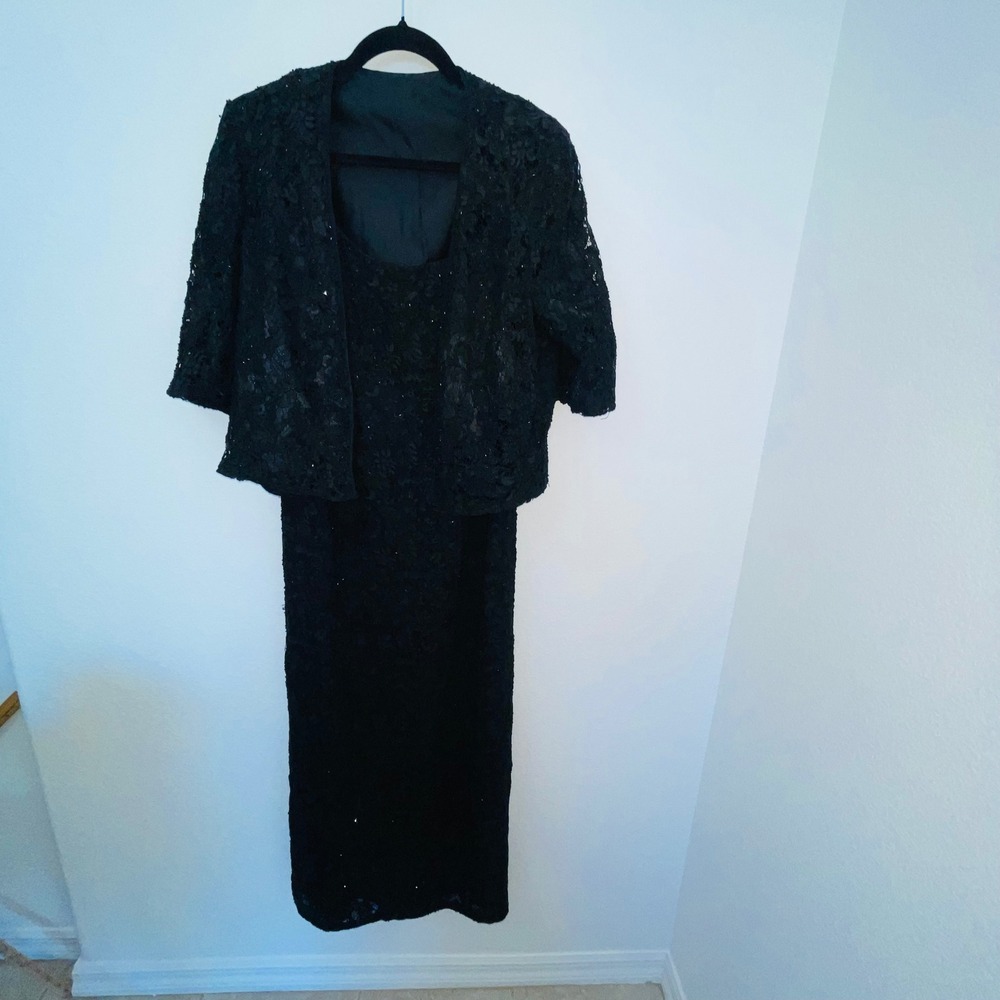 Carmen Marc Valvo Signature Black Beaded Lace Dress & Jacket Set Size 10 Formal